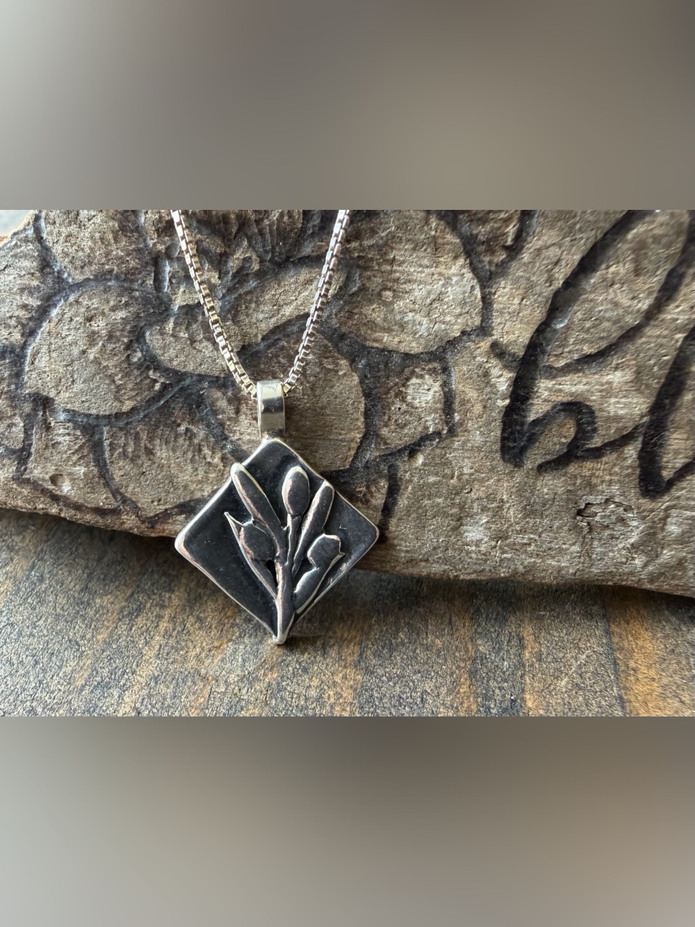 Floral Relief Pendant Necklace